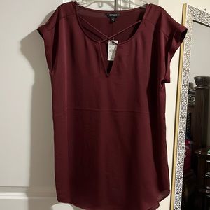 Burgundy short sleeve shirt